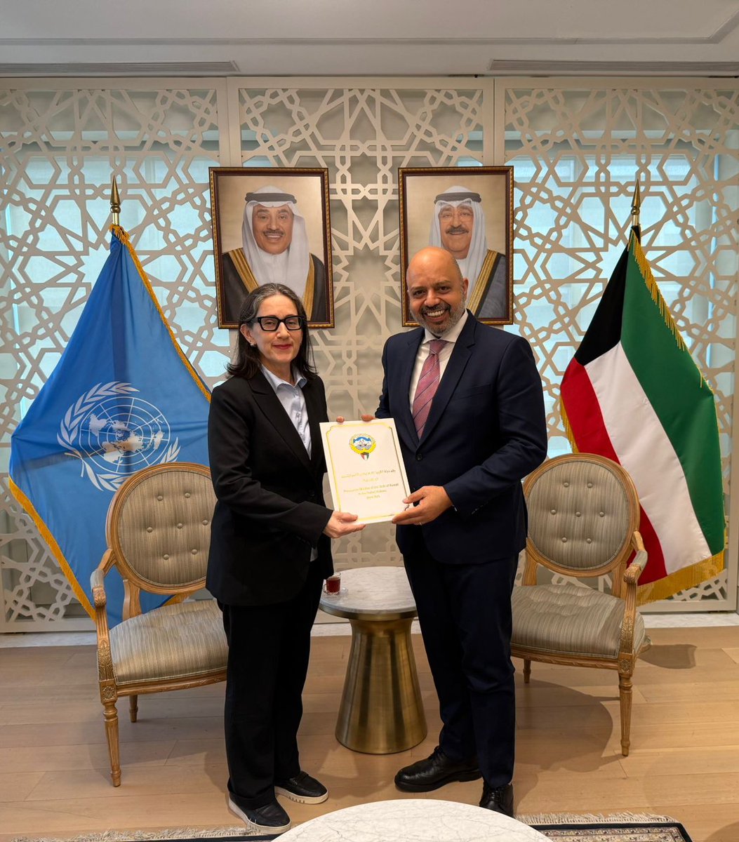 KuwaitMissionUN's tweet image. سلم المندوب الدائم السفير طارق محمد عبدالحي البناي مساهمة دولة #الكويت البالغة 6.4 مليون دولار أمريكي، ليصل المبلغ الإجمالي الذي تقدمت به دولة الكويت 8.7 مليون دولار أمريكي لدعم جهود برنامج #الأمم_المتحدة الإنمائي الإنسانية في الإغاثة من آثار الزلزال المدمر الذي ضرب #سوريا وكذلك…