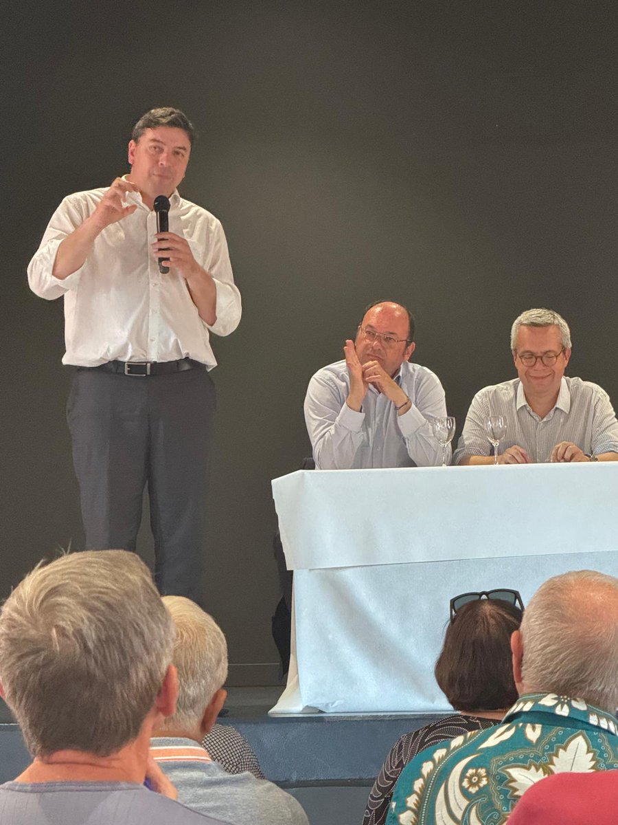 Guislain Cambier ن (@cambierguislain) on Twitter photo Avec <a href="/jbblanc84/">Jean-Baptiste Blanc</a>, réunion publique ce soir autour de notre Proposition de loi visant à instaurer une trajectoire de réduction de l'artificialisation concertée avec les élus locaux à Veauche, dans la Loire. Aboutir à la #TRACE, une attente forte des élus locaux et du terrain. Avec <a href="/jbblanc84/">Jean-Baptiste Blanc</a>, réunion publique ce soir autour de notre Proposition de loi visant à instaurer une trajectoire de réduction de l'artificialisation concertée avec les élus locaux à Veauche, dans la Loire. Aboutir à la #TRACE, une attente forte des élus locaux et du terrain.