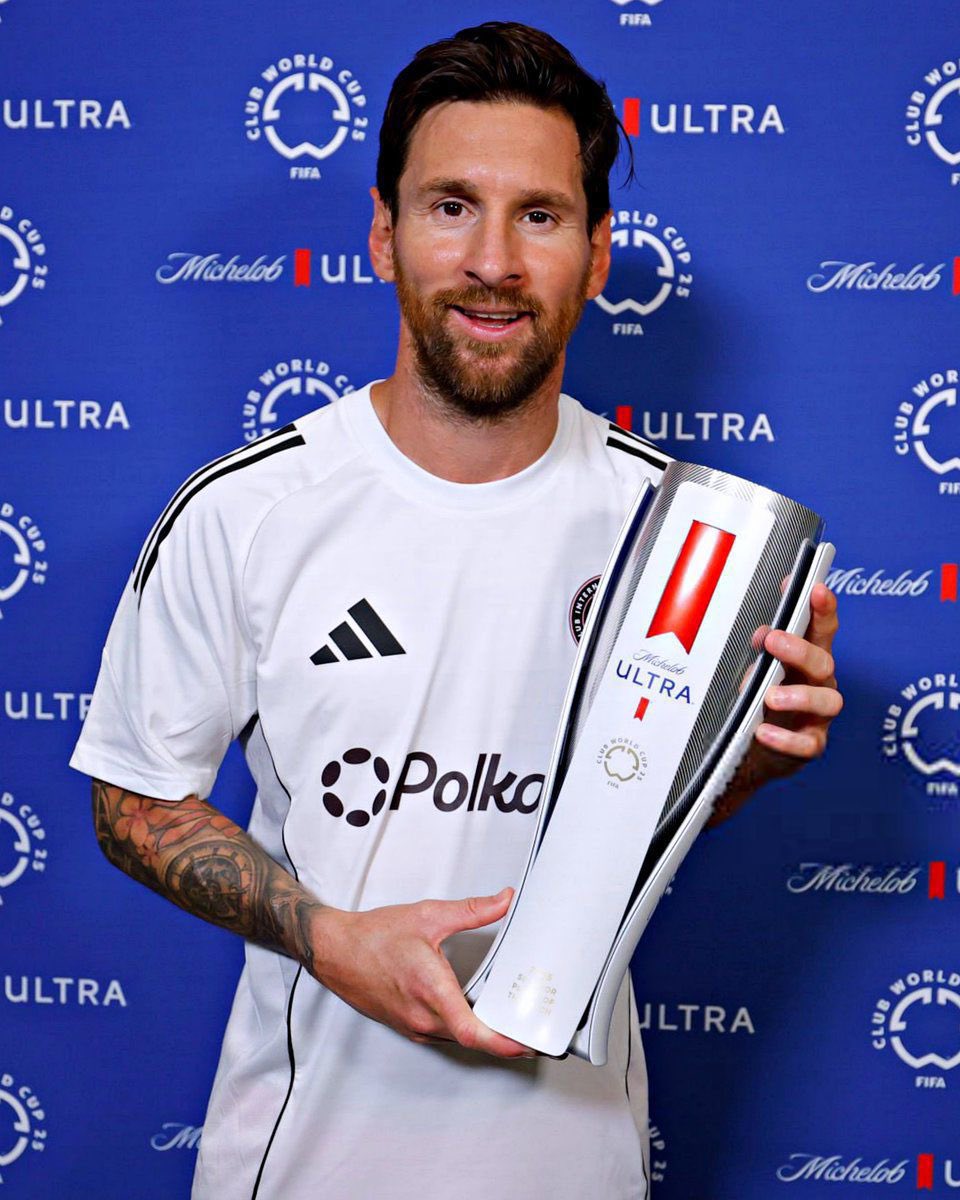 Lionel Messi, Maçın Oyuncusu ödülü ile birlikte. ⭐️