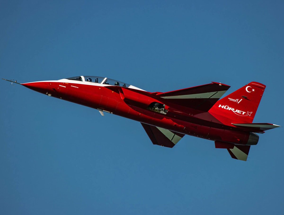 HÜRJET'IN UÇAK GEMİSİNE İNEBİLEN VERSİYONU ÜZERİNE ÇALIŞMALAR BAŞLADI.TUSAŞ tarafından geliştirilen Turbofan Motorlu,Jet eğitim ve yakın hava desteği uçağı HÜRJET’te önemli 
 bir gelişme yaşandı.TUSAŞ,HÜRJET’in deniz versiyonu için teknik çalışmalara başlandı.🇹🇷
