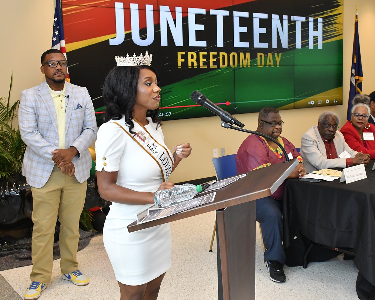 SouthernU_BR's tweet image. #Juneteenth was a celebration to remember on the Bluff! From powerful performances, to insightful panel discussions, our Juneteenth celebration brought generations together to uplift Black history, Black excellence, and Black futures.
#WeAreSouthern #HBCU