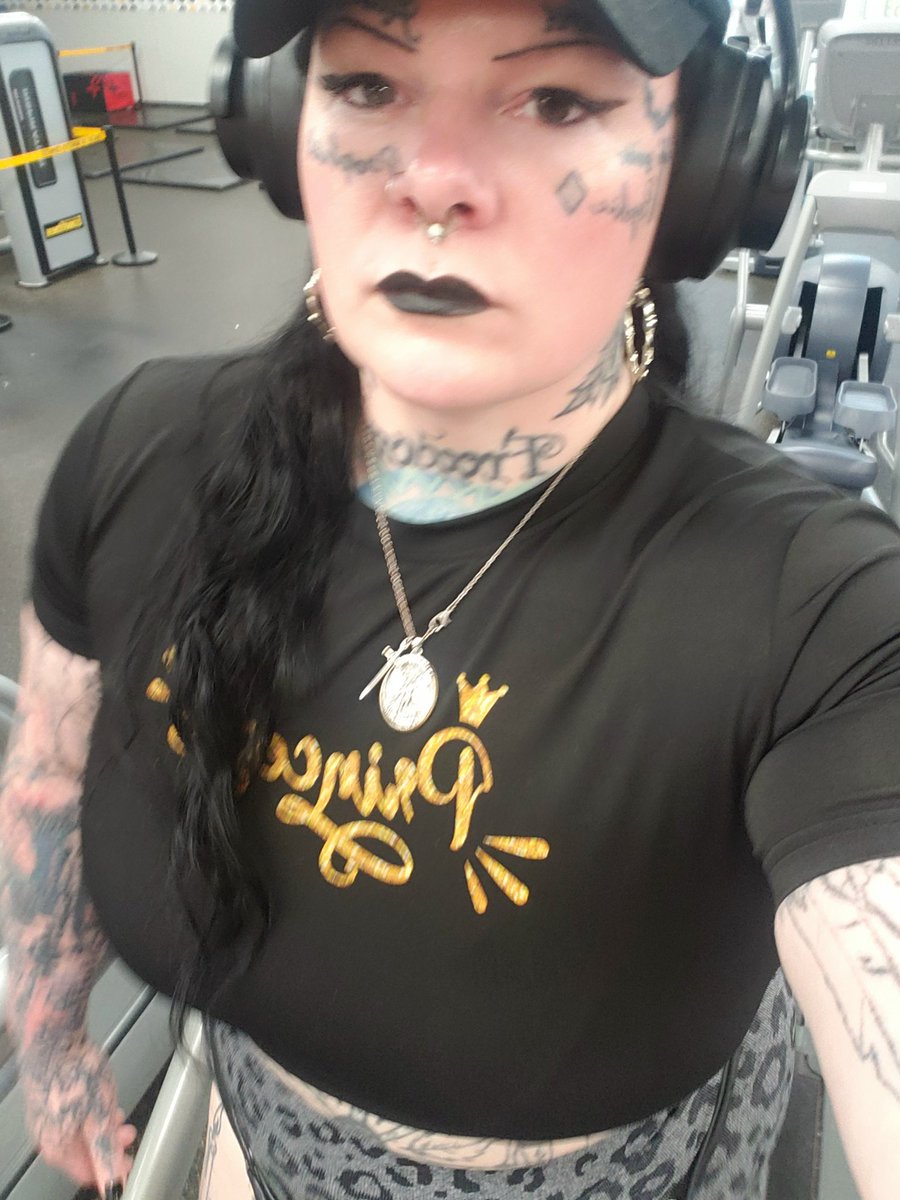 iamkanaska's tweet photo. Today was bench press and cardio. Praying for the day I can do my business full-time and leave my current job. https://t.co/dWwTml9ciX
#gym #gymvideos #powerlifting #gymgoth #goth #witch #Metaphysical https://t.co/2Jnvaa7Q52