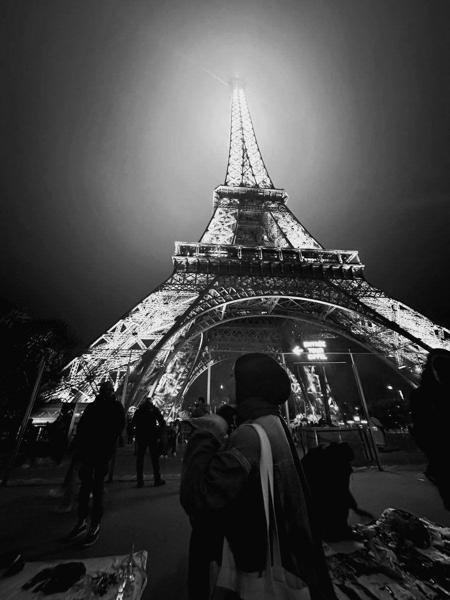 seda_isikoglu's tweet photo. keçika Parisian https://t.co/HsHBUtEiB6