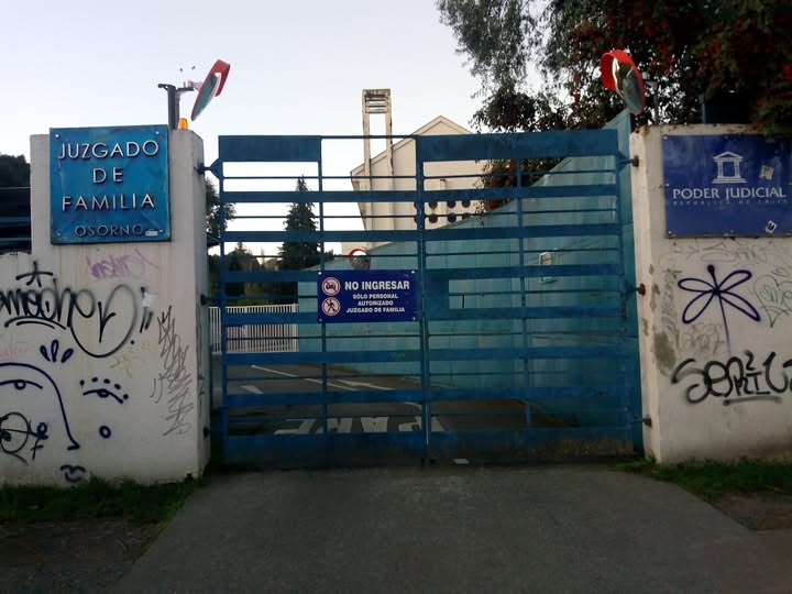 Denuncia por presunta corrupción sacude al juzgado de familia de Osorno <a href="/paislobo/">Paislobo Prensa</a> <a href="/ANMMcl/">Magistradas y Magistrados de Chile</a> <a href="/MinjuDDHH/">Ministerio de Justicia y Derechos Humanos</a>  masvaldivia.cl/2025/06/17/den…