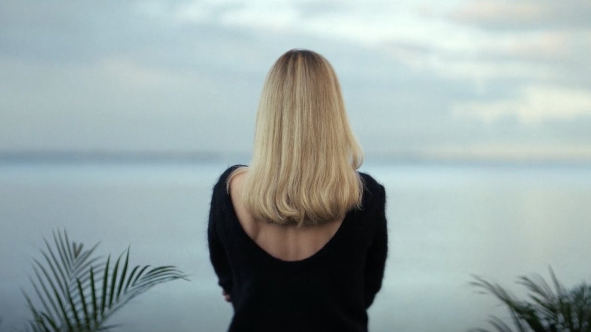 heyitscanci's tweet image. Secrets We Keep / Reservatet (2025) floored me with its quiet, low-light photography.
A few stills I had to pause for:
🎥 DP: Jasper Spanning
🎬 Dir: Per Fly
#StillWatching