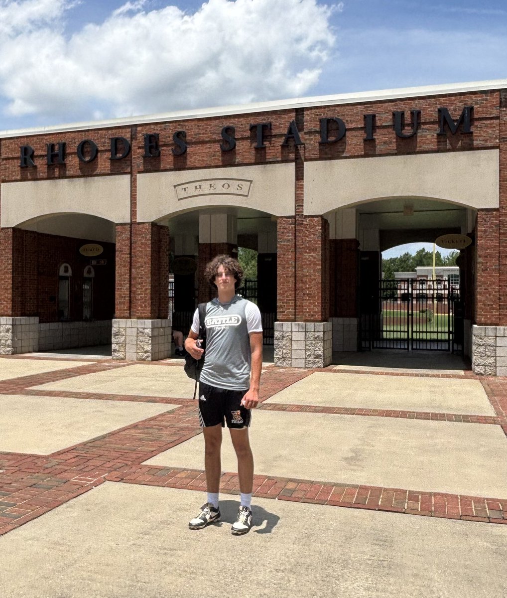 HudsonIrwin2027's tweet image. Fantastic day today at @ElonFootball. Thanks for the invite and really enjoyed the competition today! @TonyTrisciani @CoachDougMartin @Coach_Stad @AkeemDent @CappsHal @CoachE_Morman @NCHSTrojanFB @cheek2017 @PrepRedzoneNC