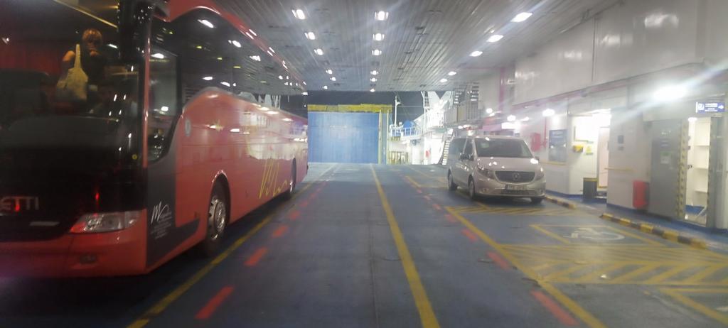 princekenmary's tweet photo. @OCCPriceless @InsideLife333 @ngoziora What the ferry ⛴️ below looks like https://t.co/IBPNCs6GQR