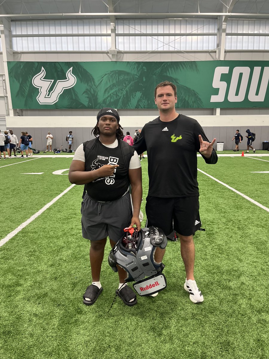 zacklesure's tweet image. I had an amazing time at the @USFFootball big man camp! Thank you @CoachHoodie and @CoachGolesh for your time to coach me. Im looking forward to coming to another camp. #ComeToTheBay #GoBulls