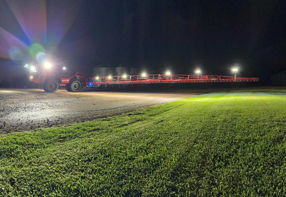Spraying under lights ✨
Agrifac doesn’t clock off when the sun sets — we keep rolling when the conditions call for it. #Agrifac #AgrifacAU