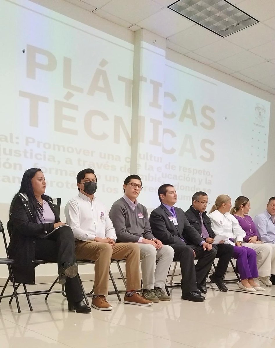 Acudimos a la ponencia impartida por la CNDHEH en conmemoración del mes del orgullo, donde se trataron temas que nos enseñan a respetar, conocer y comprender a las personas que han asumido, expresado y que viven su sexualidad de manera libre.