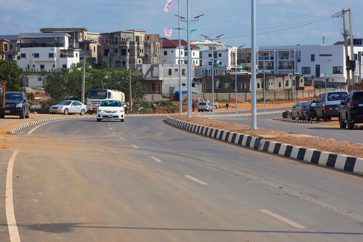 GovWike's tweet image. Commissioning of the newly constructed collector Road CN2 (Zakari A. Kyari Street) from Arterial Road N11 (Ahmadu Bello Way) in Mabushi to Judges quarters in Katampe and other Roads today.

Thank you Mr President. 

Tomorrow,  we will commission the newly constructed Arterial…