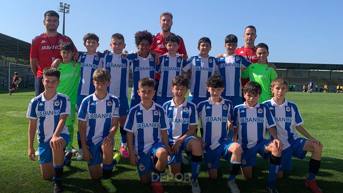 📝 Torneos amigables para alevíns e benxamíns esta fin de semana en Francia, Portugal, Ribadumia e Vilaboa 

➡️ O Fabril FC Alevín xoga xá mañá venres o primeiro partido do Torneo Internacional O Coelho Verde de Portugal

🔗 rcdeportivo.es/gl/novas/torne…
