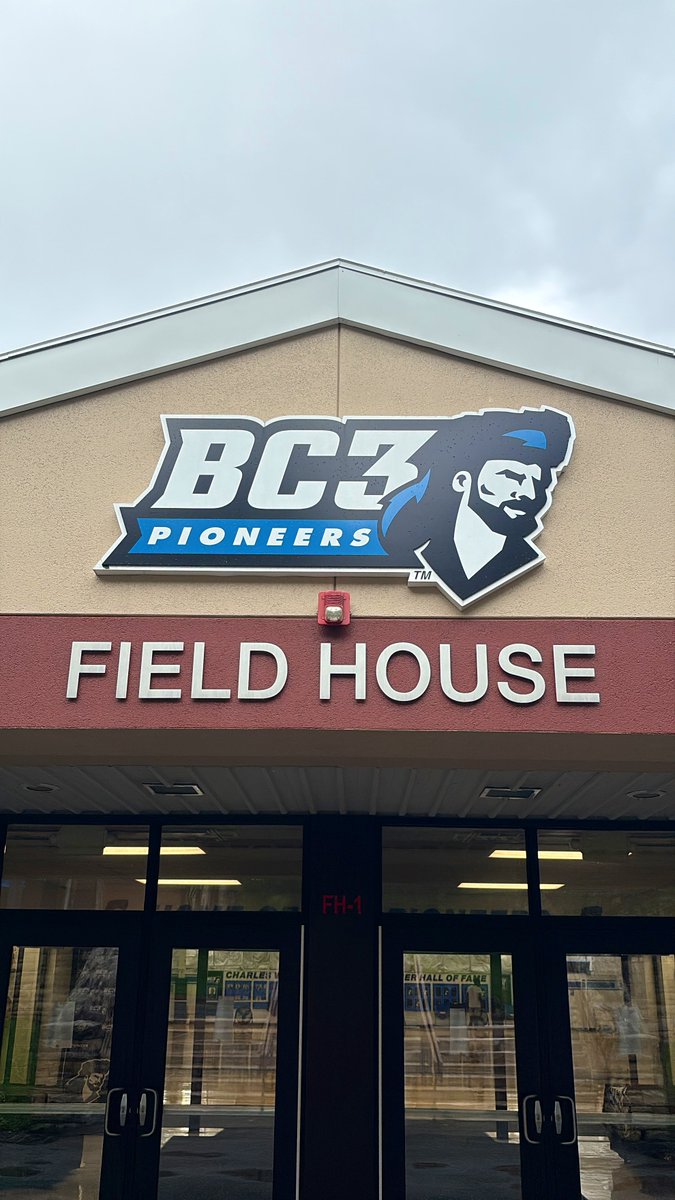 Great Work Today at The Field House ‼️

💙🖤

#womensbasketball