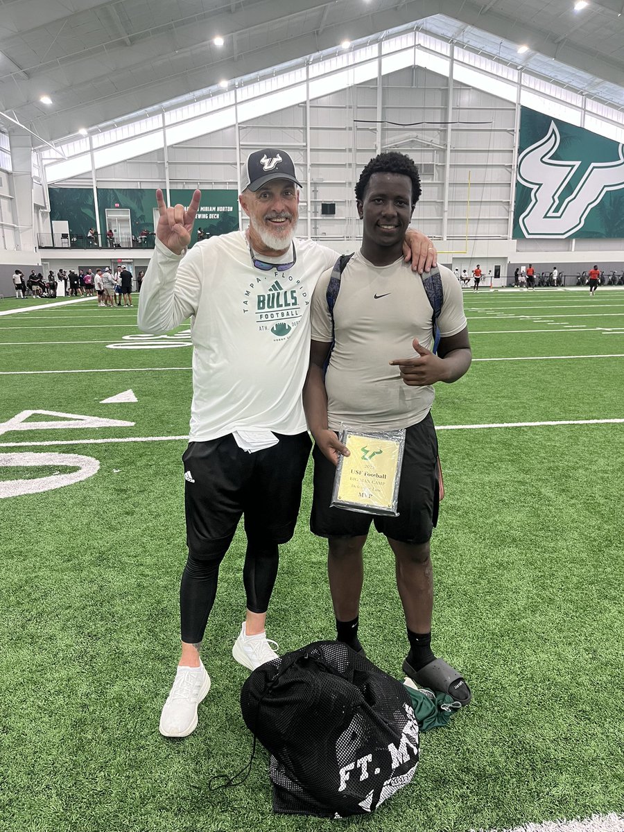 JudahDaniels98's tweet image. Very Thankful to receive Usf big man dline mvp appreciate all coaches for knowledge I got 1% better today 
@DLineKP