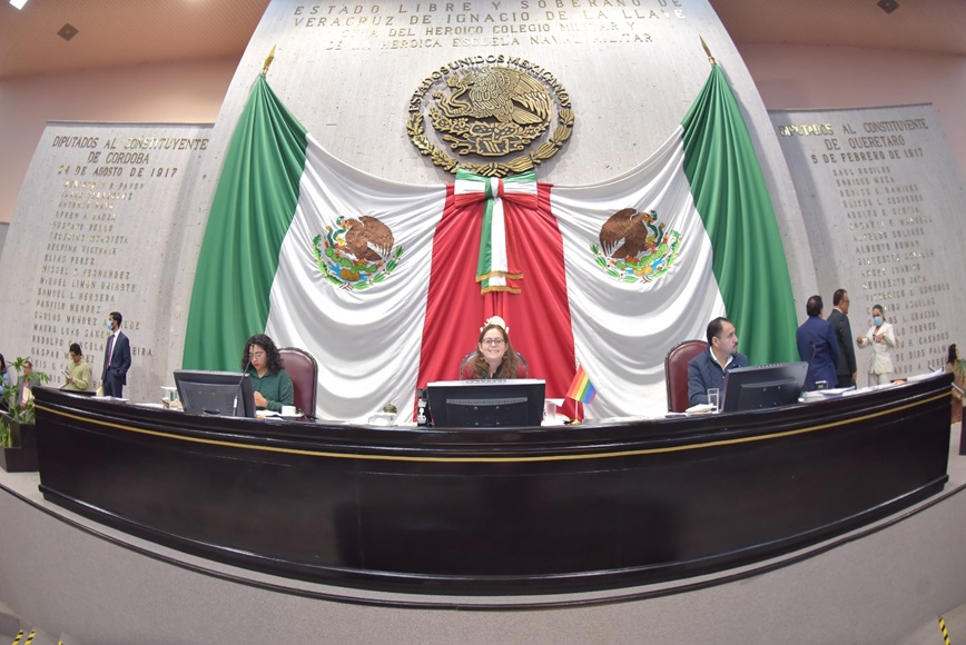 Recibe Congreso de Veracruz de la Gobernadora iniciativas en materia de transparencia | Billie Parker Noticias billieparkernoticias.com/recibe-congres…