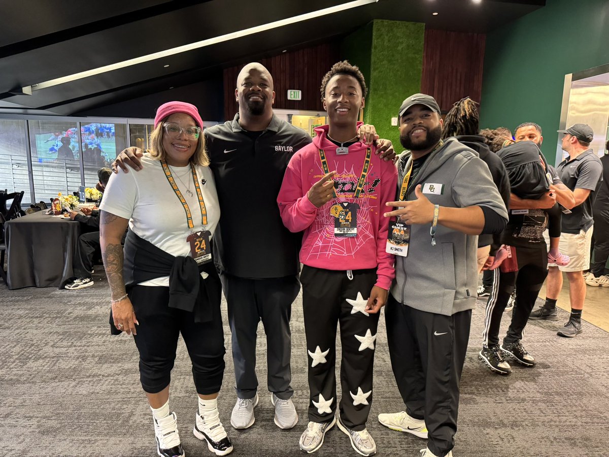 Temeeker Gentry (@temeekerg) on Twitter photo Happy Birthday to guy that been with us from the beginning until the end <a href="/ahunt90/">Aaron Hunt</a> ! We pray you have a blessed one! Happy Birthday to guy that been with us from the beginning until the end <a href="/ahunt90/">Aaron Hunt</a> ! We pray you have a blessed one!