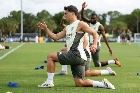 libyablancos's tweet photo. ⚽️✨ https://t.co/HqNwJOfHvd