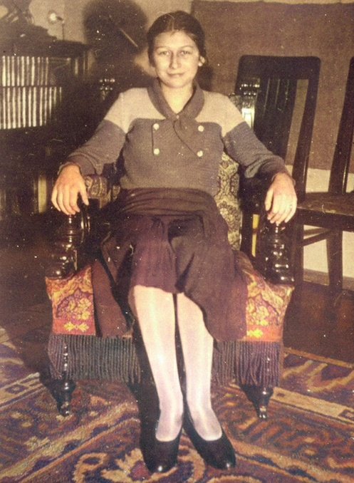 20 lub 21 czerwca 1940
w Palmirach została
PO TORTURACH BESTIALSKO ROZSTRZELANA PRZEZ NIEMCÓW AGNIESZKA DOWBOR-MUŚNICKA
"GUSIA",
działaczka konspiracyjna II wś,córka gen.Józefa Dowbora-Muśnickiego i Agnieszki Korsońskiej.Działała w czasie okupacji w Organizacji Wojskowej „Wilki".