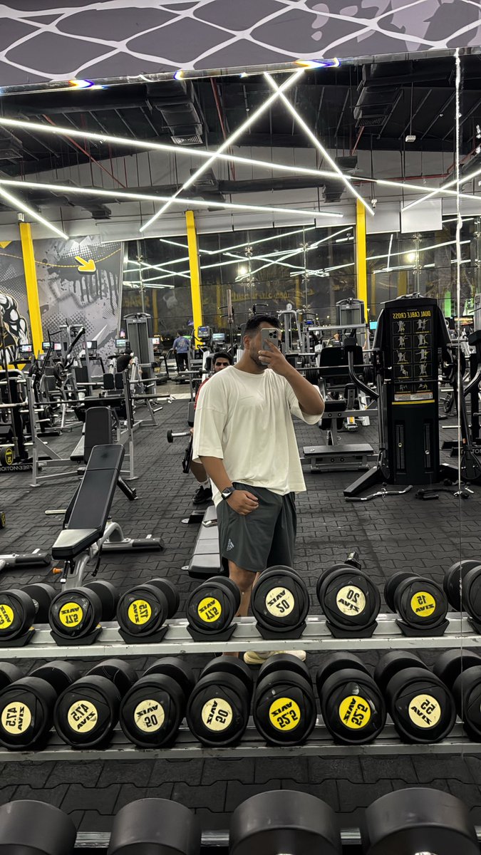 UserMeshal's tweet image. هل تعلم شعور انك ثلاث شخصيات بنفس الوقت؟