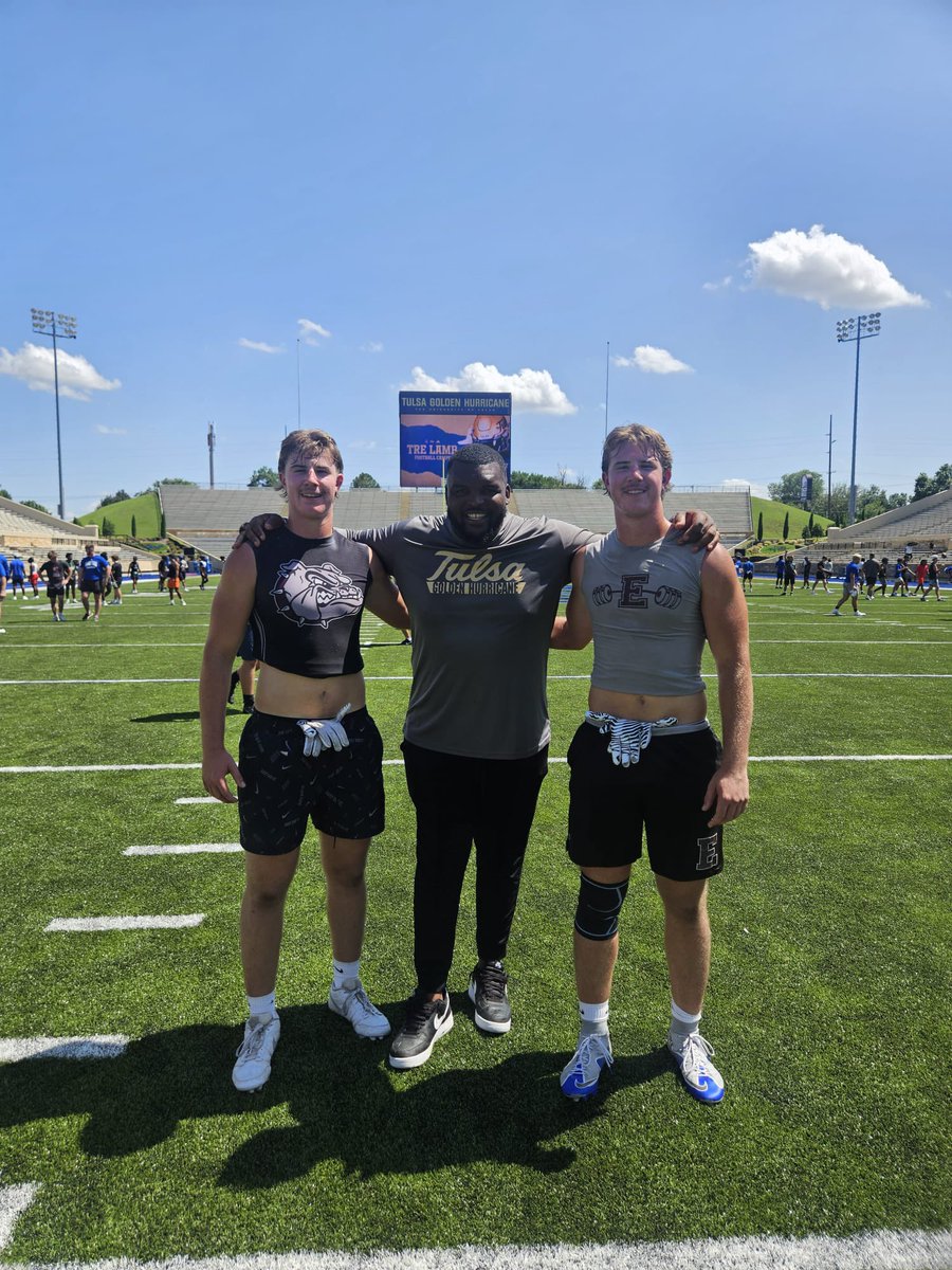 LeschTeagan's tweet image. Had a great time competing @TulsaFootball!
@H_Gray94 @RecruitEMHS_FB @RecruitEMHS_FB @Edavison85 @Coachjmerideth @CoachNorthrip