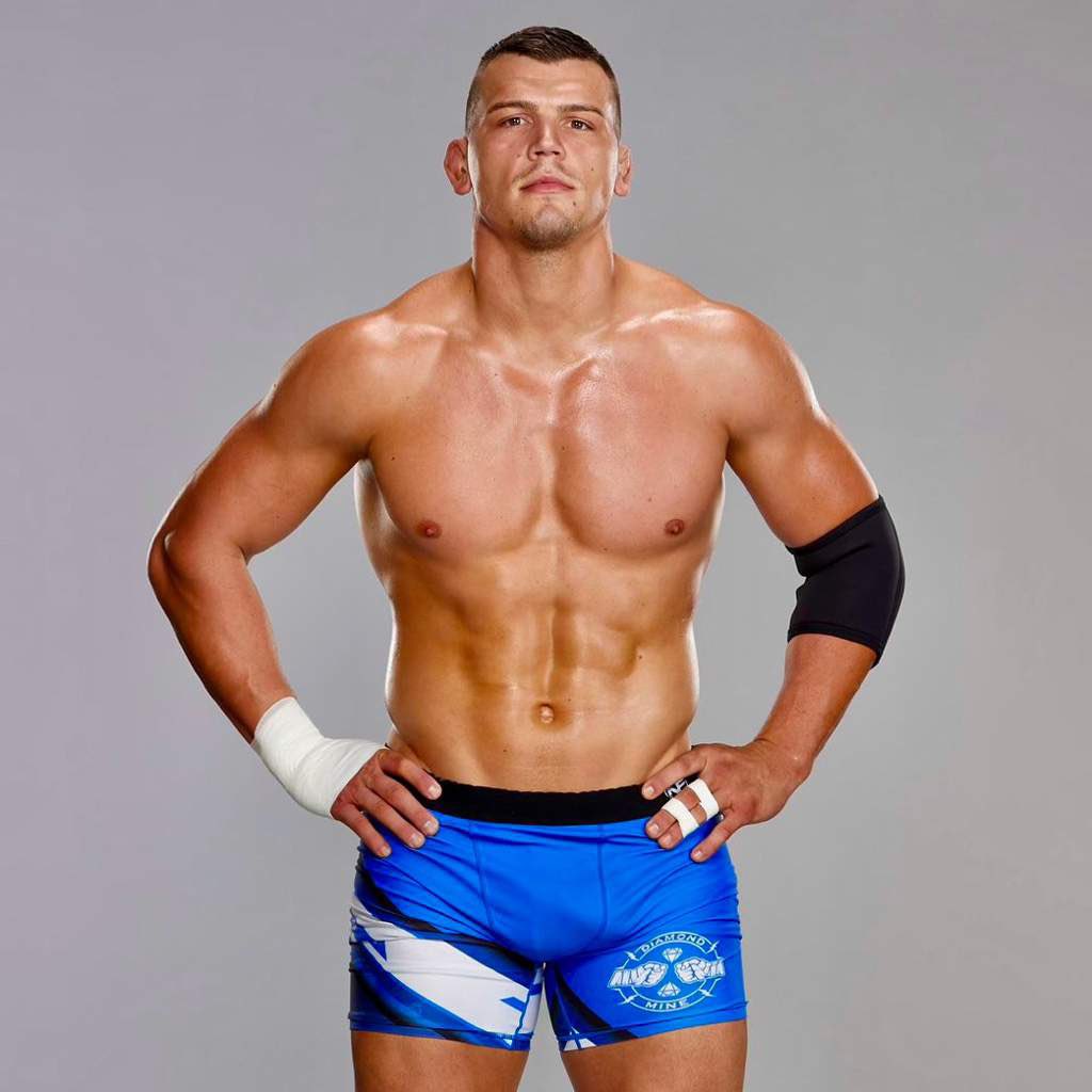 Pro Wrestling Centel tweet media