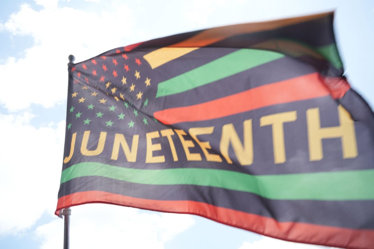 ATUComm's tweet image. What an incredible day to march in the Juneteenth Celebration in New Orleans, Louisiana, alongside the ATU Women's Caucus and ATU Locals from across North America!
We walked with pride, remembering the past while pushing forward for a better future. Juneteenth represents freedom,…