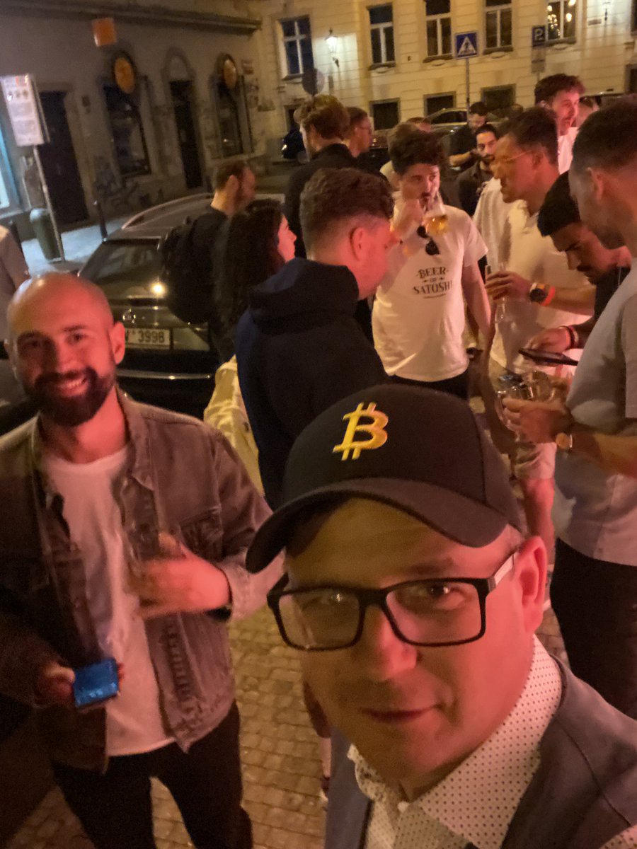 bitcoinerleben's tweet image. Endlich normale Leute 😉😁

#BTCPrague #Bitcoin