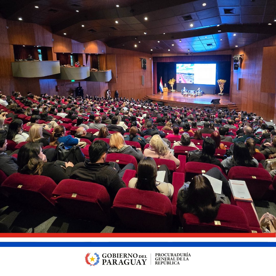 ¡El Seminario de Derecho Administrativo sigue adelante!

En la segunda jornada, contamos con la presencia de figuras de relevancia nacional e internacional, cuyas disertaciones abordaron temas de vital importancia para el ámbito del derecho público. ⚖️

Estas ponencias no solo