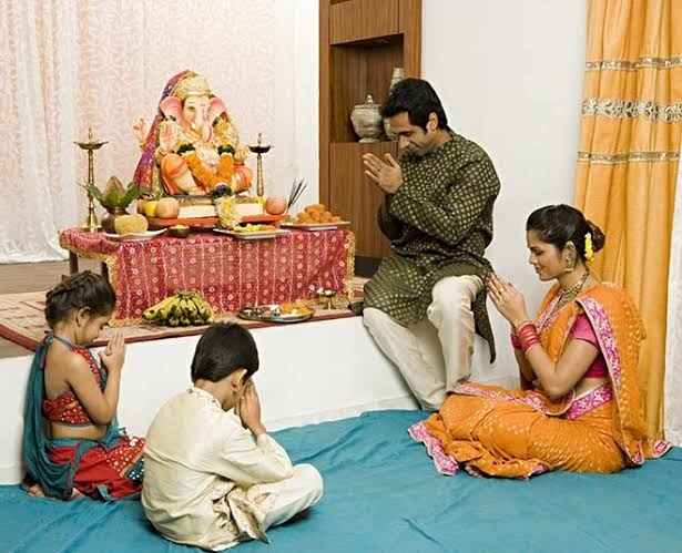 #काव्य_कृति✍️ (@kavyakriti_) on Twitter photo <a href="/AarTee33/">आरती सिंह</a> <a href="/ParmarA03/">Arti Singh</a> <a href="/pareeknc7/">Narpati C Pareek 🇮🇳</a> <a href="/madhuleka/">मधूलिका सिंह</a> <a href="/Lekhni_/">लेखनी</a> <a href="/ShwetaJha24/">Shweta Jha</a> <a href="/margret_017/">Margret.</a> <a href="/ArchanaVed/">Archana Sharma</a> <a href="/tripathiarun123/">Arun Tripathi</a> <a href="/alokrsrivastav/">Alok Ranjan Srivastav</a> <a href="/kr0271amit/">अमित🇮🇳</a> <a href="/arorafbd/">arora 🇮🇳</a> <a href="/vds31175/">Baaten साहित्य की</a> <a href="/ashishb15531661/">ashish bhatt</a> <a href="/jaincp61/">chandra prakash jain</a> <a href="/VineshGaba/">Vinesh Gaba</a> <a href="/SrRuhil/">Surender Ruhil</a> <a href="/dhirendra0612/">Dhirendra Mishra</a> <a href="/Sksio3/">सन्तोष 'एहसास'</a> <a href="/MengiKuldip/">Kuldip Mengi</a> <a href="/SatishTangri/">satish kumar tangri</a> <a href="/1000dineshshar1/">Dinesh Sharma</a> <a href="/ShivajiBhardw10/">Shivaji Bhardwaj</a> <a href="/mkanoujia78/">Manoj Kanaujia (Rajak)</a> <a href="/DrPujaJha/">डॉ.पूजा✨</a> <a href="/vipranagarkar/">विजय नगरकर Vijay Nagarkar</a> हुआ अब मैं कृतार्थ महाराज !
दिया चरण- #आश्रय गरीब को, धन्य गरीब निवाज !
घूमा नभ-जल-पृथ्वीतल पर, धरे नित नये साज।
मिली न शान्ति कहीं प्रभु! ऐसी, जैसी मुझको आज !
~ हनुमान प्रसाद पोद्दार
#आश्रय #लेखनी ✍️ <a href="/AarTee33/">आरती सिंह</a> <a href="/ParmarA03/">Arti Singh</a> <a href="/pareeknc7/">Narpati C Pareek 🇮🇳</a> <a href="/madhuleka/">मधूलिका सिंह</a> <a href="/Lekhni_/">लेखनी</a> <a href="/ShwetaJha24/">Shweta Jha</a> <a href="/margret_017/">Margret.</a> <a href="/ArchanaVed/">Archana Sharma</a> <a href="/tripathiarun123/">Arun Tripathi</a> <a href="/alokrsrivastav/">Alok Ranjan Srivastav</a> <a href="/kr0271amit/">अमित🇮🇳</a> <a href="/arorafbd/">arora 🇮🇳</a> <a href="/vds31175/">Baaten साहित्य की</a> <a href="/ashishb15531661/">ashish bhatt</a> <a href="/jaincp61/">chandra prakash jain</a> <a href="/VineshGaba/">Vinesh Gaba</a> <a href="/SrRuhil/">Surender Ruhil</a> <a href="/dhirendra0612/">Dhirendra Mishra</a> <a href="/Sksio3/">सन्तोष 'एहसास'</a> <a href="/MengiKuldip/">Kuldip Mengi</a> <a href="/SatishTangri/">satish kumar tangri</a> <a href="/1000dineshshar1/">Dinesh Sharma</a> <a href="/ShivajiBhardw10/">Shivaji Bhardwaj</a> <a href="/mkanoujia78/">Manoj Kanaujia (Rajak)</a> <a href="/DrPujaJha/">डॉ.पूजा✨</a> <a href="/vipranagarkar/">विजय नगरकर Vijay Nagarkar</a> हुआ अब मैं कृतार्थ महाराज !
दिया चरण- #आश्रय गरीब को, धन्य गरीब निवाज !
घूमा नभ-जल-पृथ्वीतल पर, धरे नित नये साज।
मिली न शान्ति कहीं प्रभु! ऐसी, जैसी मुझको आज !
~ हनुमान प्रसाद पोद्दार
#आश्रय #लेखनी ✍️