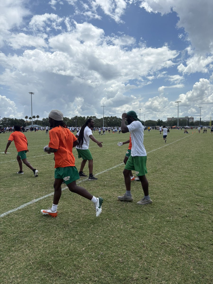 CoachT1920's tweet image. Great showing 7on7 event at @USFFootball today! Proud of our guys for competing hard and representing with pride. Go Tigers! ๐
๐ช๐ฝ๐ #7on7 #GoTigers