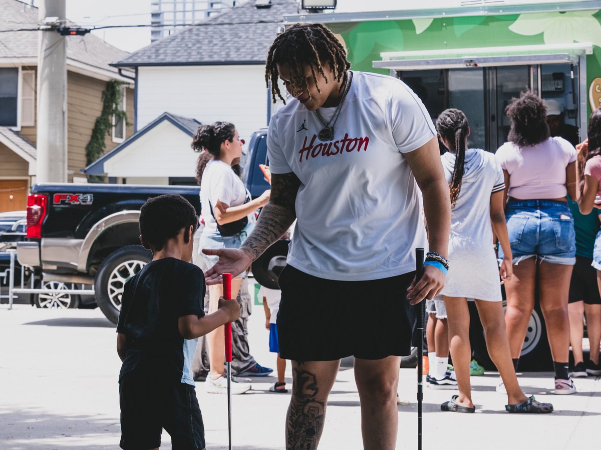 Houston Women's Basketball (@uhcougarwbb) on Twitter photo Serving the community and honoring history this Juneteenth with <a href="/freedmenstowntx/">Houston Freedmen's Town Conservancy</a> ❤️ Serving the community and honoring history this Juneteenth with <a href="/freedmenstowntx/">Houston Freedmen's Town Conservancy</a> ❤️
