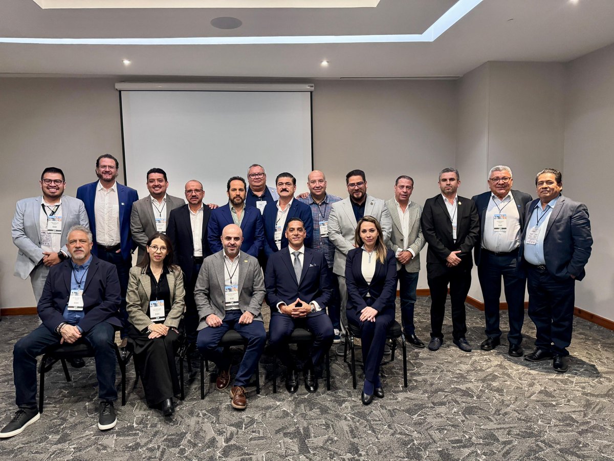 IV Sesión de Consejo Directivo 2025-2026 

World Trade Center CDMX, en el marco de la Expo Publicidad.

Gracias a Pedro Lamadrid por todas las facilidades  para llevar a cabo esta reunión. 
💼🇲🇽

#lafuerzagraficademexico #mexicoimprimebien