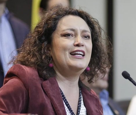 El Pensador✍ (@elpensador75) on Twitter photo 🚨No quiero ver a ningún estudiante del SENA votando por <a href="/AngelicaLozanoC/">Angélica Lozano Correa</a> ! Están de acuerdo? 🚨No quiero ver a ningún estudiante del SENA votando por <a href="/AngelicaLozanoC/">Angélica Lozano Correa</a> ! Están de acuerdo?