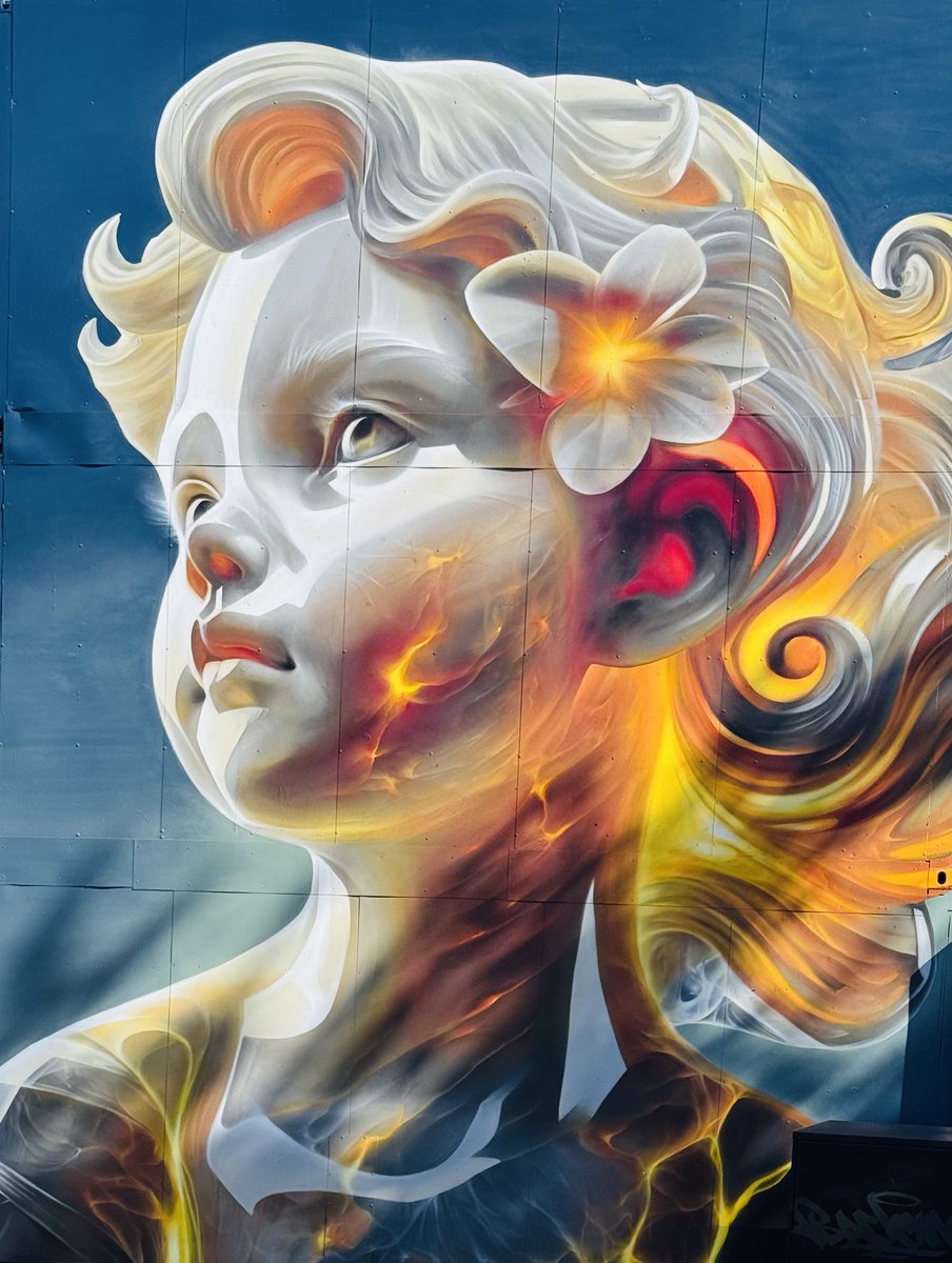 #AlphabetChallenge #WeekYforYellow 

Stunning mural from Glasgow’s Yardworks Festival 2025 - by Canadian artist Bacon, whose style combines realism, expressionism and soft colour transitions.

Amazing what can be done using spray paint as a medium