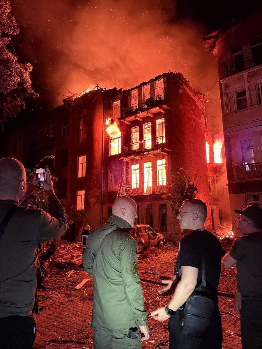russian drone attack on Odesa.

First Kyiv, now Odesa. The russians are exploiting the inaction of Western countries and deliberately killing civilians!