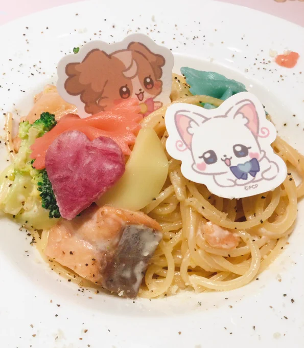 待ちに待ってたぷちきゅあカフェ!! ここのコラボカフェメニューがどれもコラボカフェの常識覆すぐらい個人的に美味しかったからめちゃくちゃ楽しみにしてたの…! こむぎちゃん席で予約特典もくるるんでコースターもモフルンいてくれるしでとってもキュア〜 スパゲティすんごく美味しかった