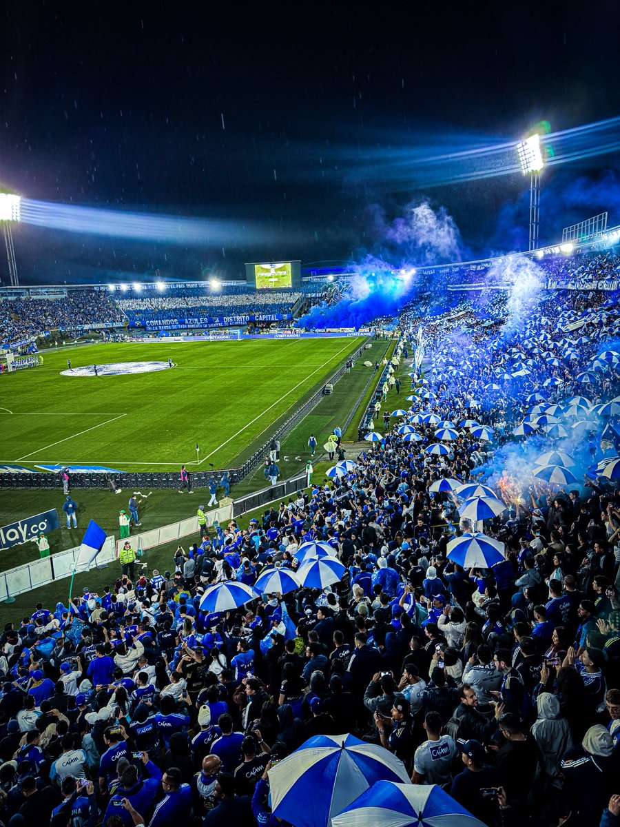 Volverá. Millonarios siempre vuelve. Que esta eliminación, una de las más duras de la historia reciente por cierto, sea el puntapié para regresar con más fuerza y con el orgullo a flor de piel. 

La vida y el fútbol le deben muchas alegrías a esta hinchada.