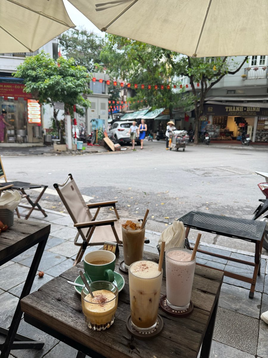 laurencelopezds's tweet photo. Vietnam cafés are on the next level https://t.co/kRCbijAeaB