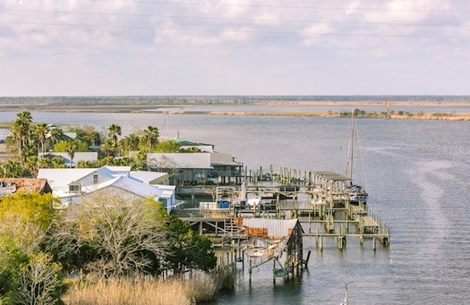 A critical decision now rests with Governor Ron DeSantis, as #Florida coastal communities and shellfish farmers urge him to sign a bill permanently banning oil drilling near the Apalachicola River.

pnsne.ws/3ZDlnfe