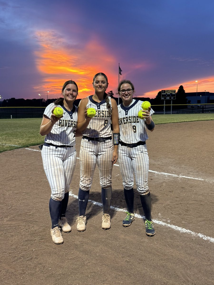 #whohomered 
Madison Kelley
Sydney Somers 
Adaline Martens x2 

<a href="/KMASports/">KMA Sports</a>