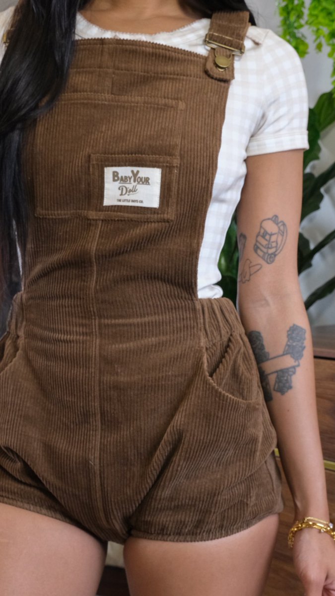 The overalls 🤎