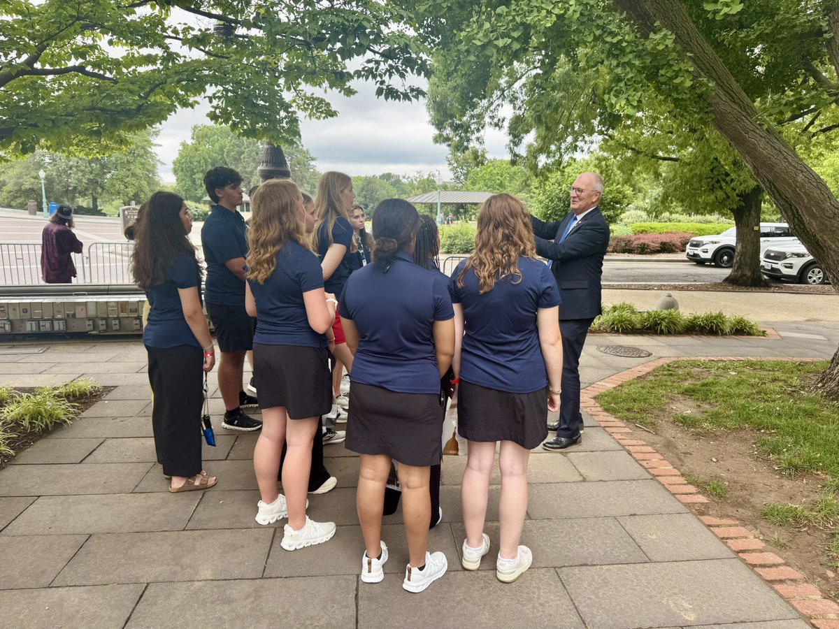 𝟮𝟬𝟮𝟱 𝗡𝗗 𝗬𝗢𝗨𝗧𝗛 𝗧𝗢𝗨𝗥 | 𝗗𝗔𝗬 𝟯 
The North Dakota Youth Tour group had a truly unforgettable day on Capitol Hill. They had the honor of meeting with North Dakota’s U.S. senators, Kevin Cramer and John Hoeven, and touring the U.S. Capitol.