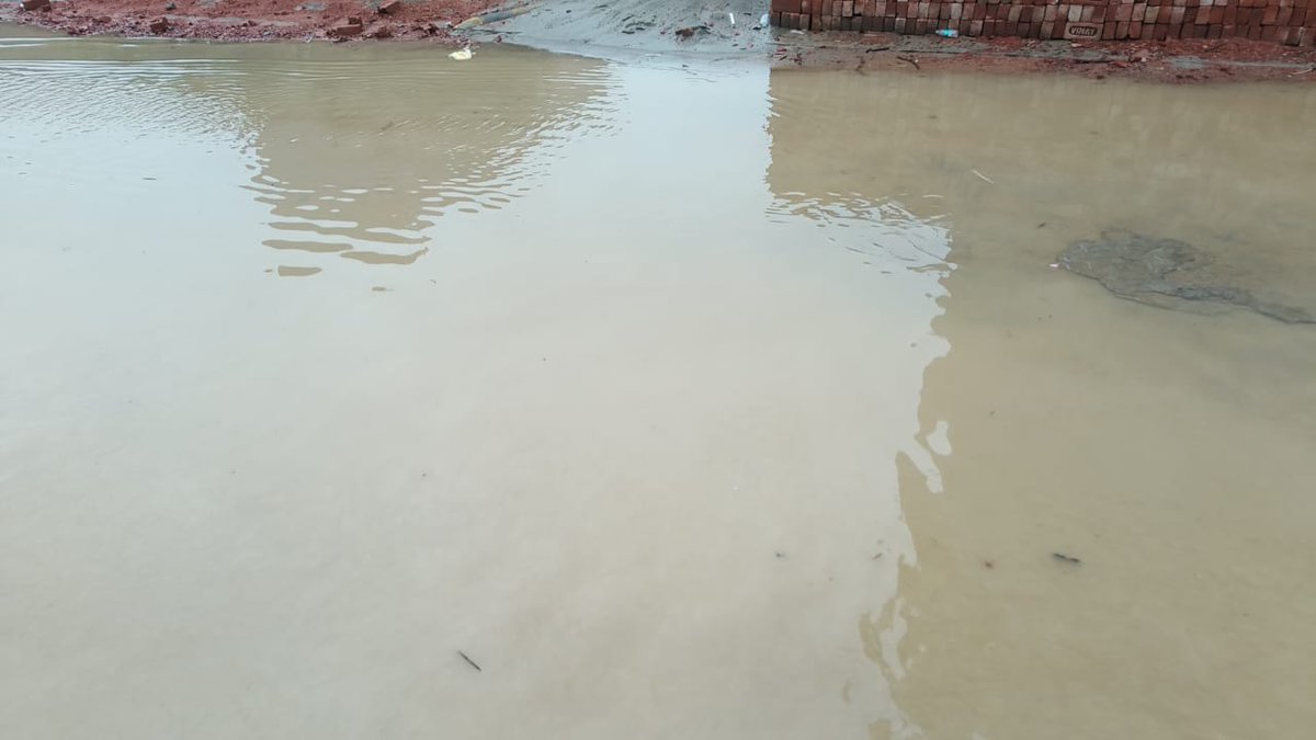 EmaarGGRWA's tweet photo. Emaar Gomti Greens Lucknow India after first rain of this monsoon 

Emaar India kindly look into the poor road infrastructure 
 @indiaemaar
@myogioffice
@LDAVC_Oficial @ChiefSecy_UP 
@CMOfficeUP @NagarVikas_UP @emaardubai @EmaarExecutive @jagograhakjago https://t.co/TYJcBy4Qwp
