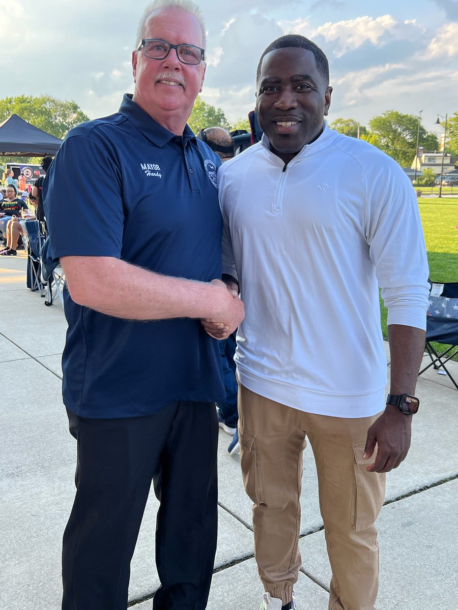 Repevans33's tweet image. I joined Mayor Hardy and the Human Relations Commission for a powerful event in the beautiful Village of Lansing. Honored to stand with leaders who are committed to justice, equity, and inclusion every day—not just on holidays.
Let’s keep the spirit of Juneteenth alive all year…