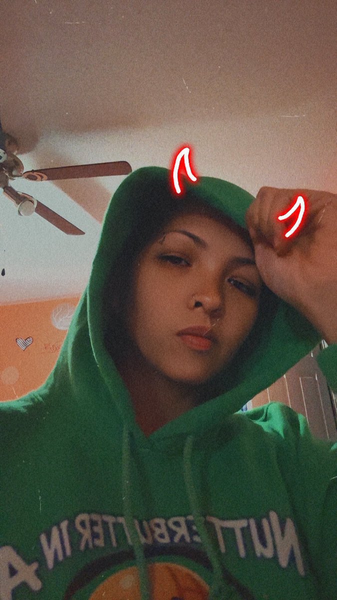 CruzzzzFam's tweet photo. Why donโt they have green devils emojiโs??!! ๐๐๐ ๐คฃ๐คฃ #mybrainwhen๐๐๐คช https://t.co/Us3S453mCO