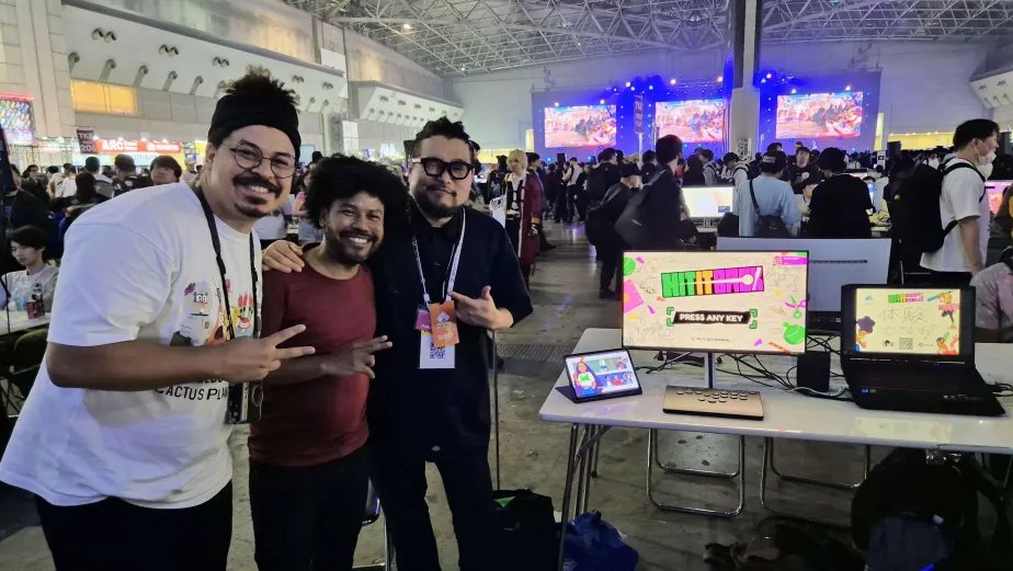 suethereal's tweet photo. Presenting Hit It Back at #EvoJapan2025 felt like standing on sacred ground. 

I wouldn’t have believed it if someone told me. A tiny studio, a one-button game, and a big dream! Thanks to @takaNakayama for the love and the memories. 

Never stop dreaming - がんばれ ! https://t.co/9SzKKKfVnB