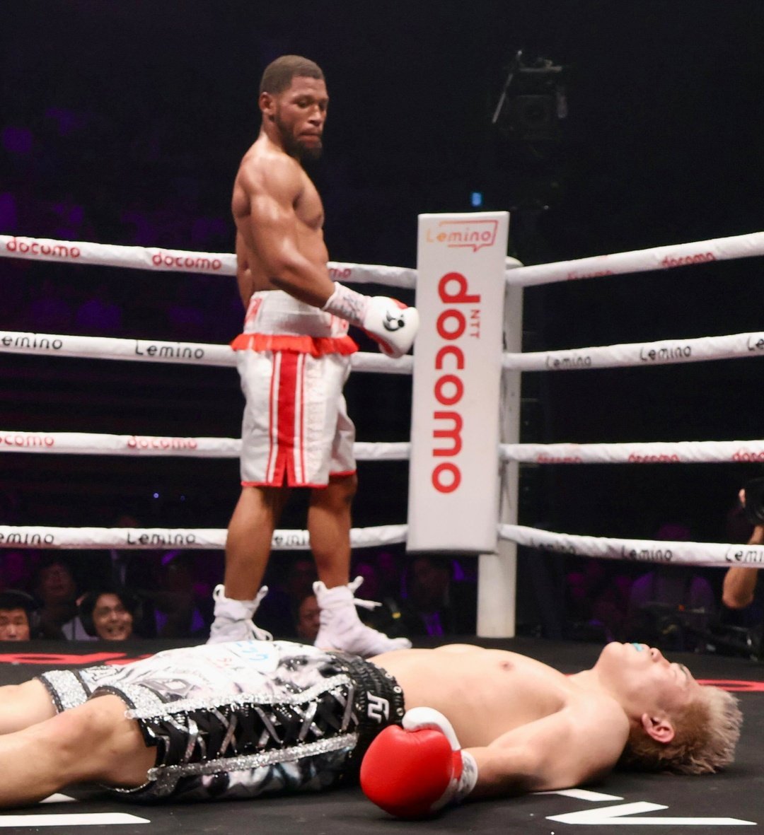 EverythingBoxi2's tweet image. 😮 Jin Sasaki doesn't remember anything that happened in the last 6 weeks of his life after waking up from his KO loss to Brian Norman Jr. this morning. (@Daily_Online)