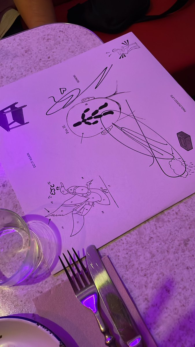 cola platicó conmigo y me firmó mi LP 🥹