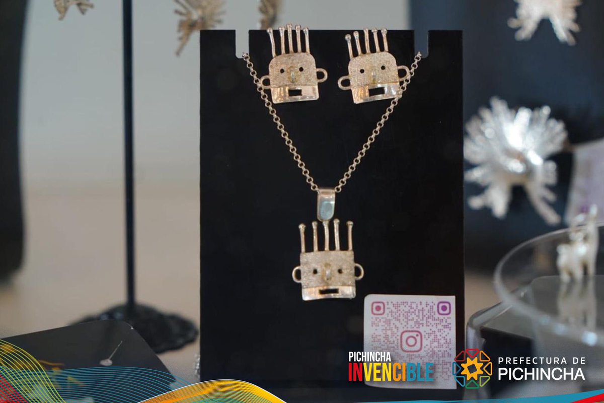 🎉 ¡La Tienda Pichincha abre sus puertas en la <a href="/mitadmundo/">CIUDAD MITAD DEL MUNDO</a>! 🌎 

Una iniciativa que reúne alrededor de 1️⃣5️⃣0️⃣ productos que van desde chocolates 🍫, snacks,  joyería 💍, hermosas prendas de vestir 👚 y más, elaborados por emprendedores de la provincia. 

1/2 🧵