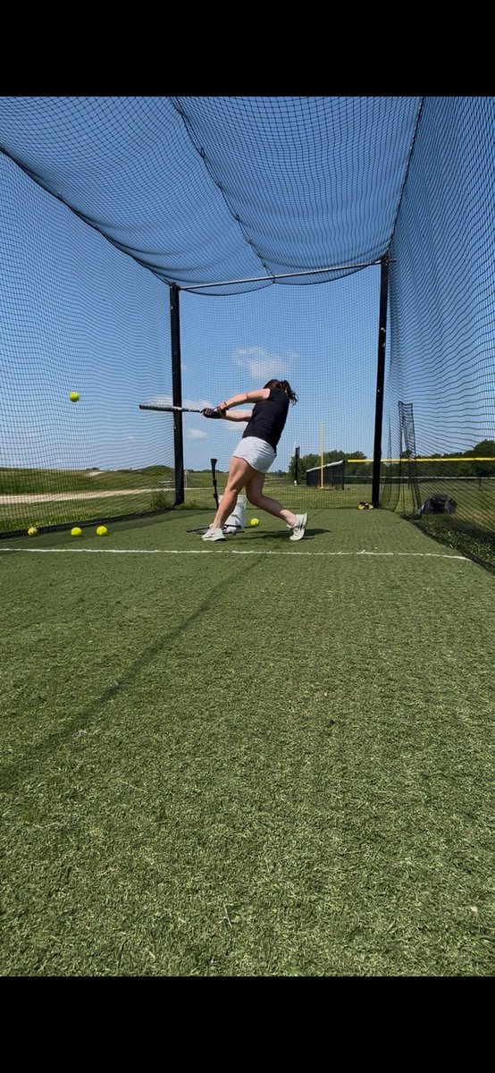 TLudwig2028's tweet image. Beautiful day for some hitting practice!! 

10 Days until Colorado Junior Sparkler tournament! 

#softball #softballhitting #louisvilleslugger #coloradosparkler #fastpitch #ipf #iowapremiergold #brucebolt #softballlife #ncaasoftball 

@IP_10_Chi 
@aliekennedy47 
@OliviaHPaz1997